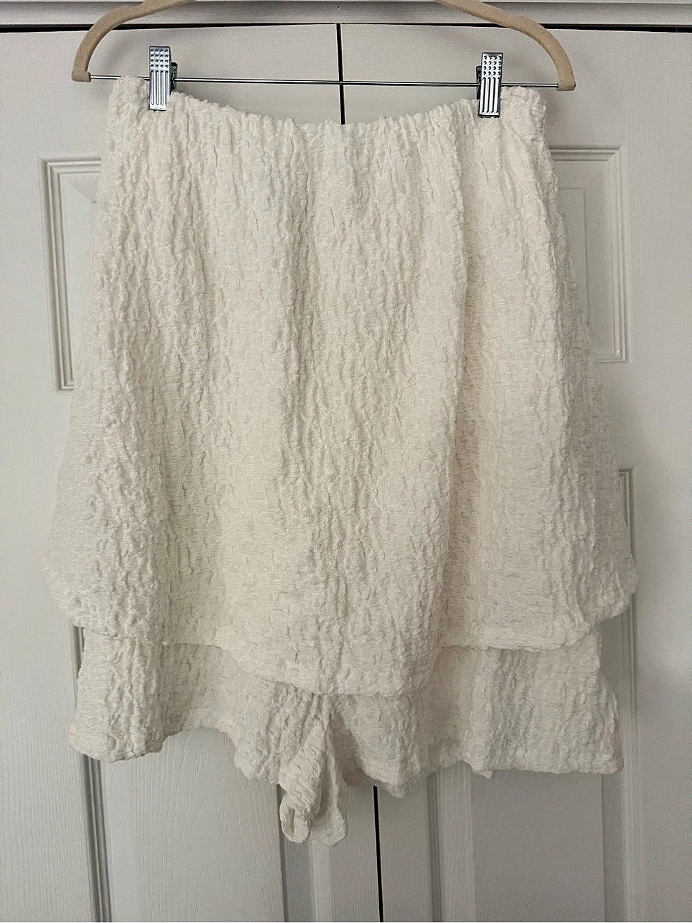 White Textured Romper in Size Large NWT